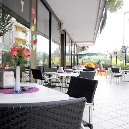 Carlton Hotel